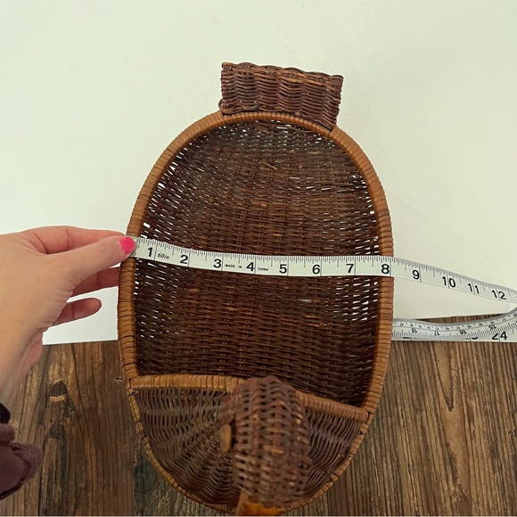 Vintage Wicker Rattan Duck Goose Basket Woven Tail Feather - Picture 5 of 9